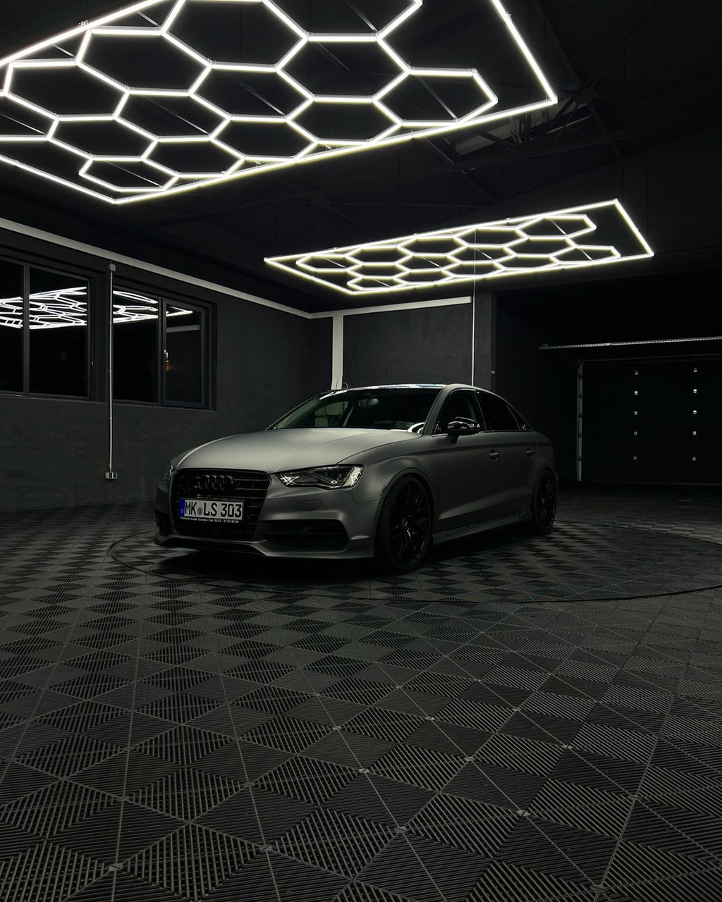 Hexo Zone™ Hexagon LED Ceiling Light – 14 hexagons with a full LED frame